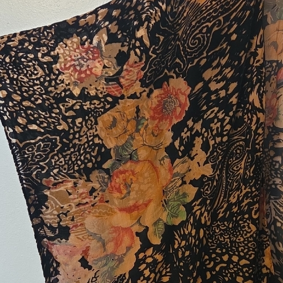 Floral Kimono Cardigan - Picture 2 of 4